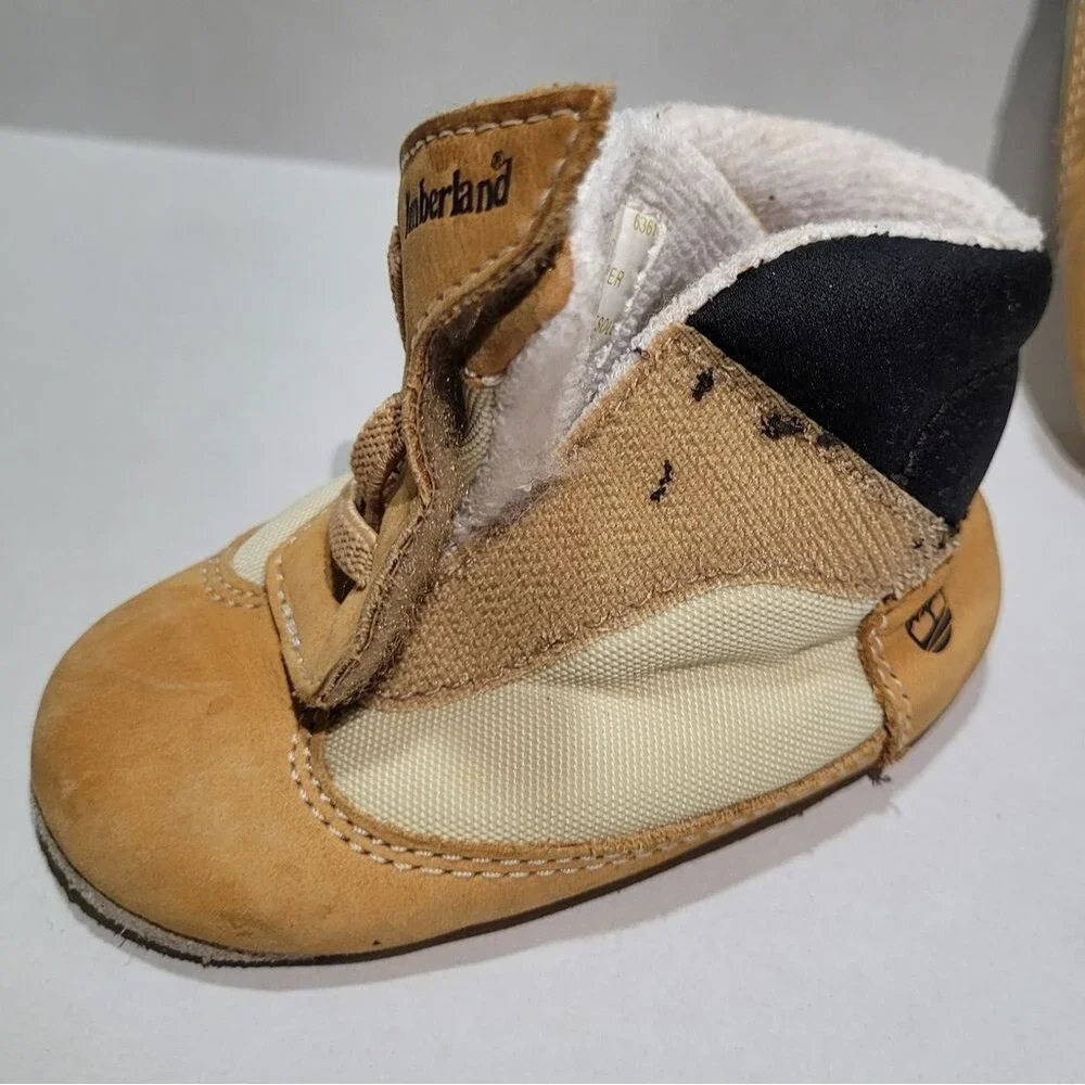 Timberland Size 3 Months Tan and Cream Kids Booties Boots Shoes